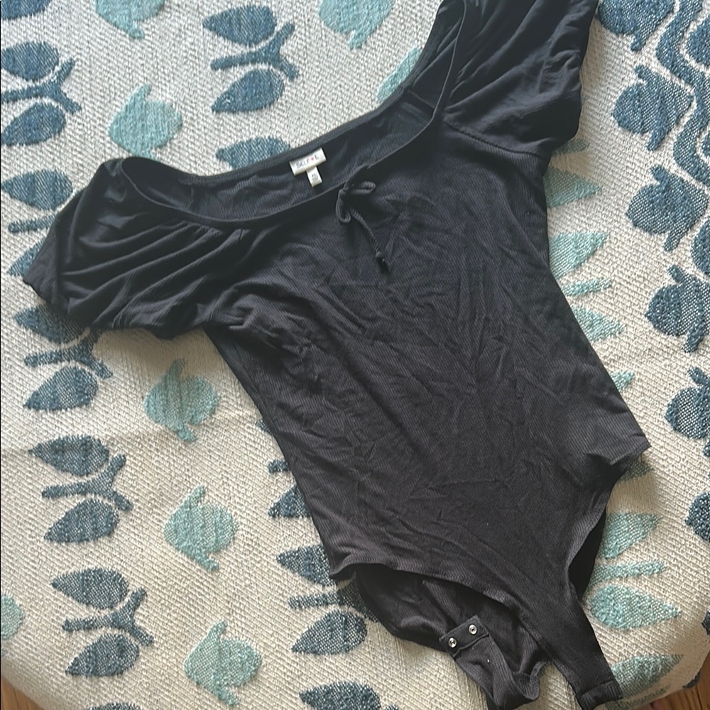 Black short sleeve Bodysuit